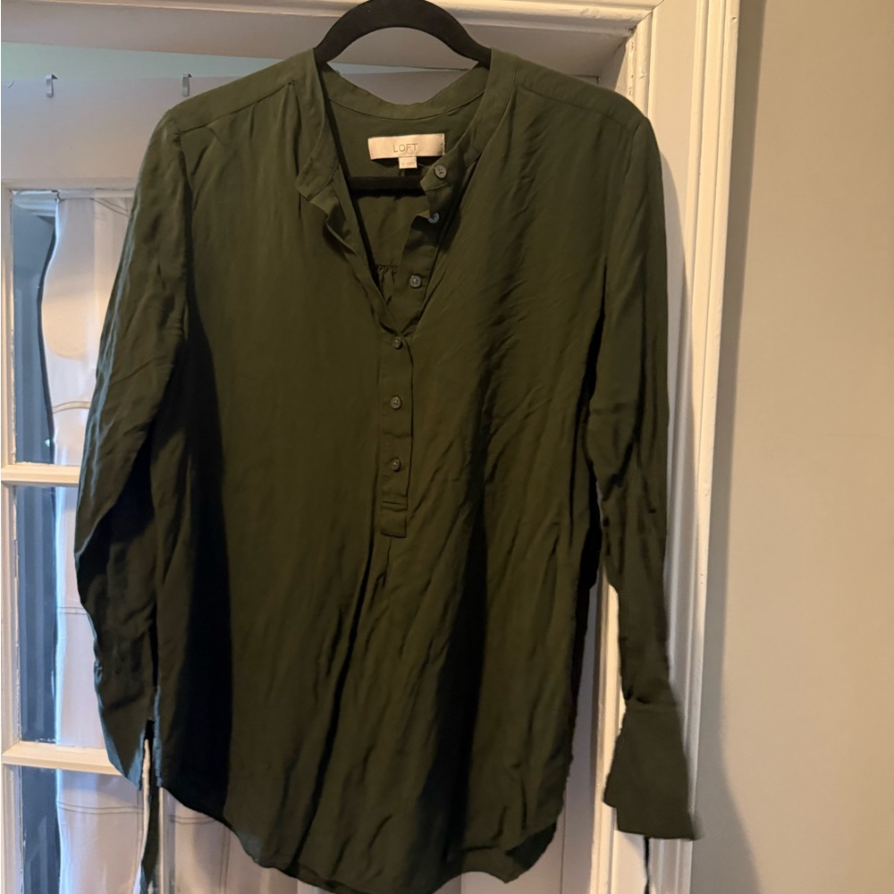 LOFT Men's Olive Green Long-Sleeve Button-Front Shirt